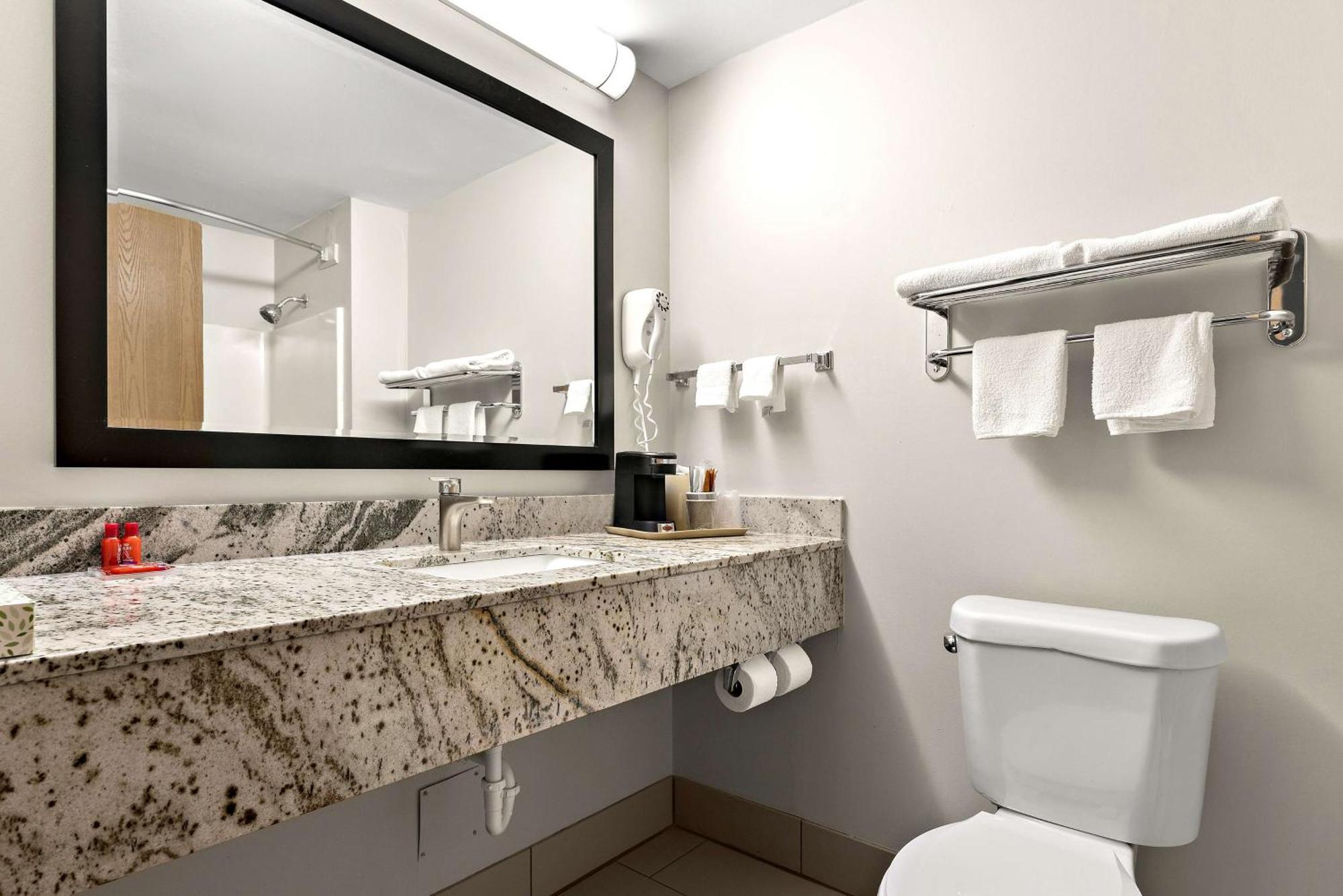 Surestay Plus Hotel By Best Western Tulsa East Eksteriør billede