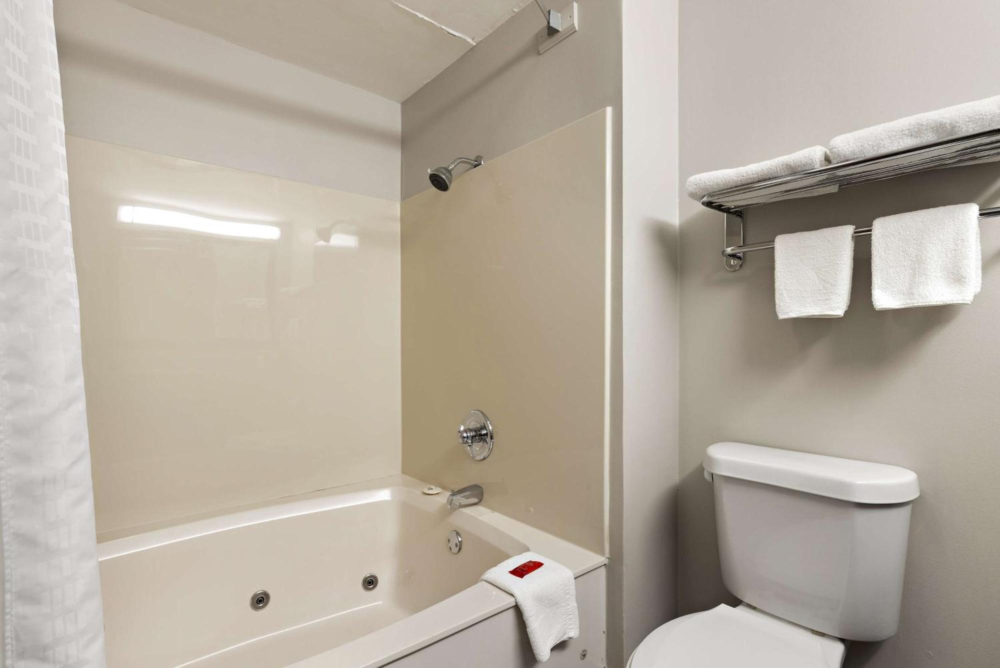 Surestay Plus Hotel By Best Western Tulsa East Eksteriør billede