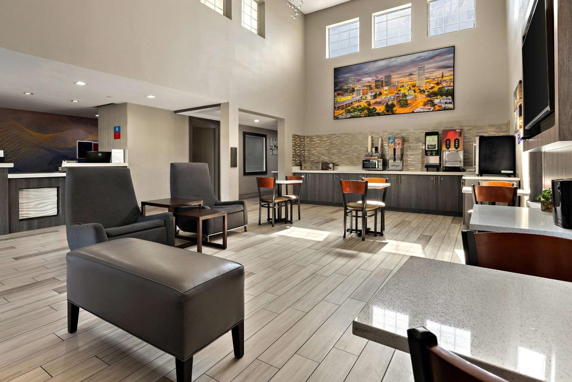 Surestay Plus Hotel By Best Western Tulsa East Eksteriør billede