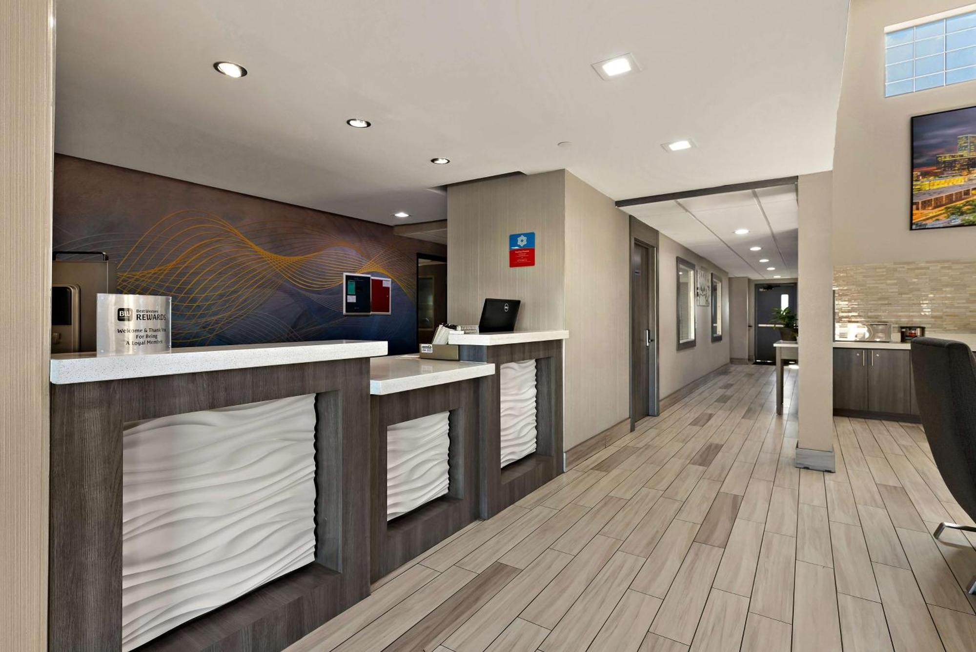 Surestay Plus Hotel By Best Western Tulsa East Eksteriør billede