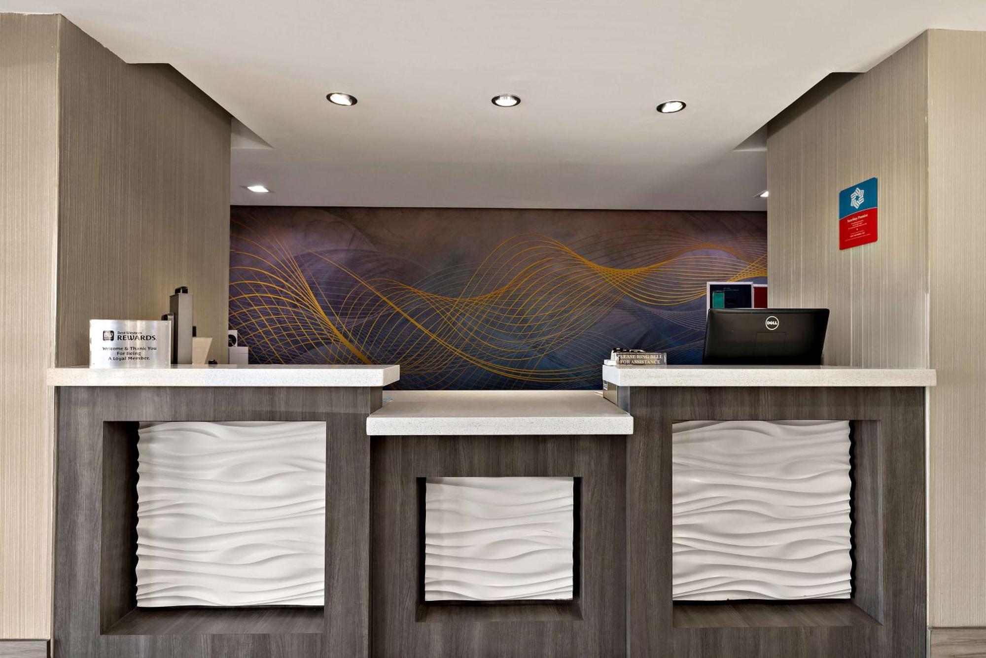Surestay Plus Hotel By Best Western Tulsa East Eksteriør billede
