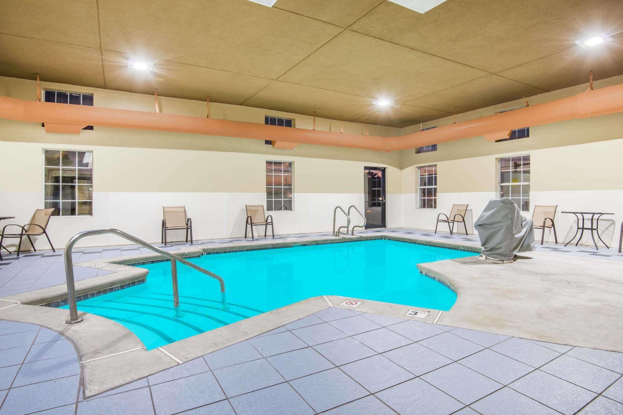 Surestay Plus Hotel By Best Western Tulsa East Eksteriør billede
