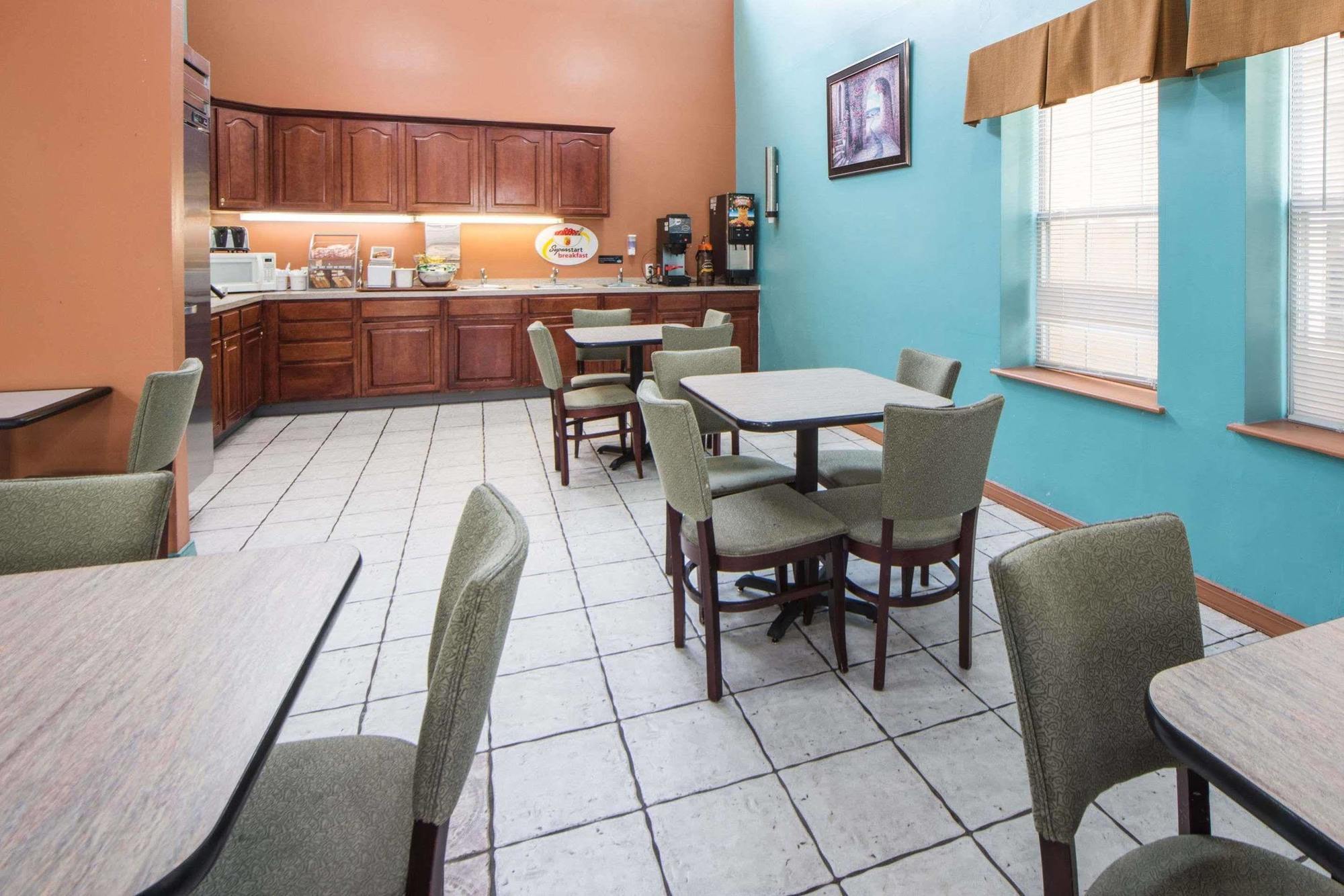Surestay Plus Hotel By Best Western Tulsa East Eksteriør billede