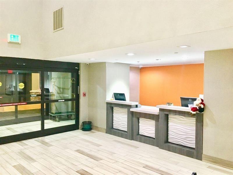 Surestay Plus Hotel By Best Western Tulsa East Eksteriør billede