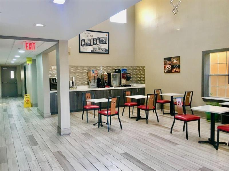 Surestay Plus Hotel By Best Western Tulsa East Eksteriør billede